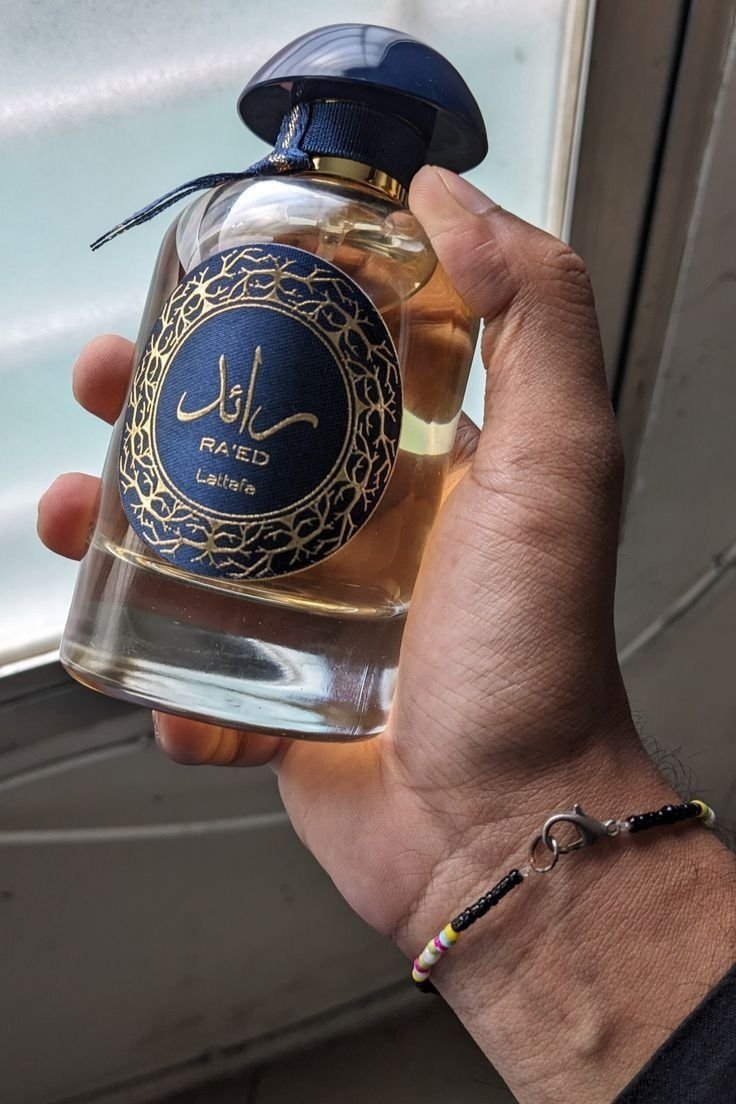 Raed Luxe Gold by Lattafa - عطر رائد